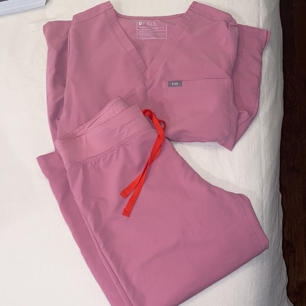 LIMITED EDITION: CHALK PINK FIGS SET small tall